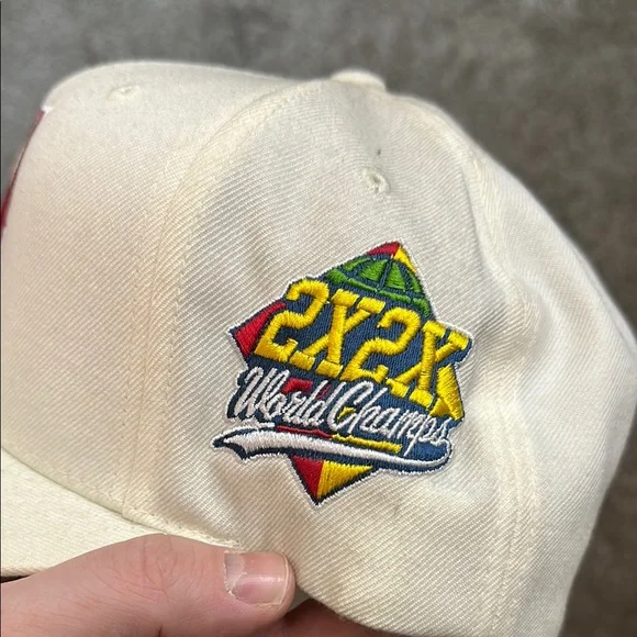 Heavyweights brand Cream Hat with Red H Logo - Picture 3 of 5